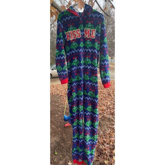 Christmas Blue Kiss Me Mistletoe Hohoho Union Suit Sleeper Adult Small - Picture 1 of 8